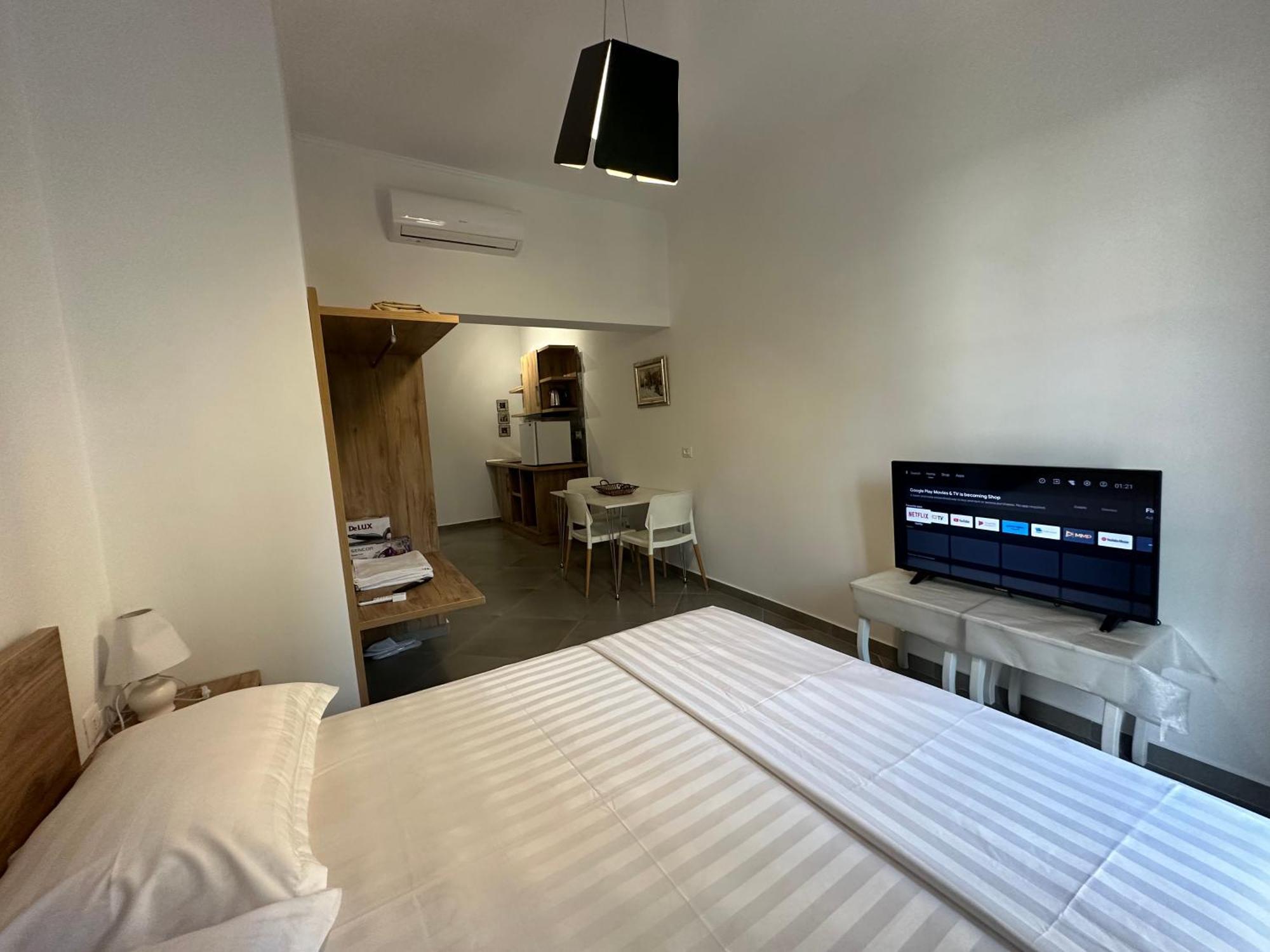 Central Comfort Suites 地拉那 外观 照片